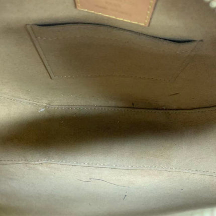 Louis Vuitton Boîte Chapeau Souple Leather MM Crossbody Bag