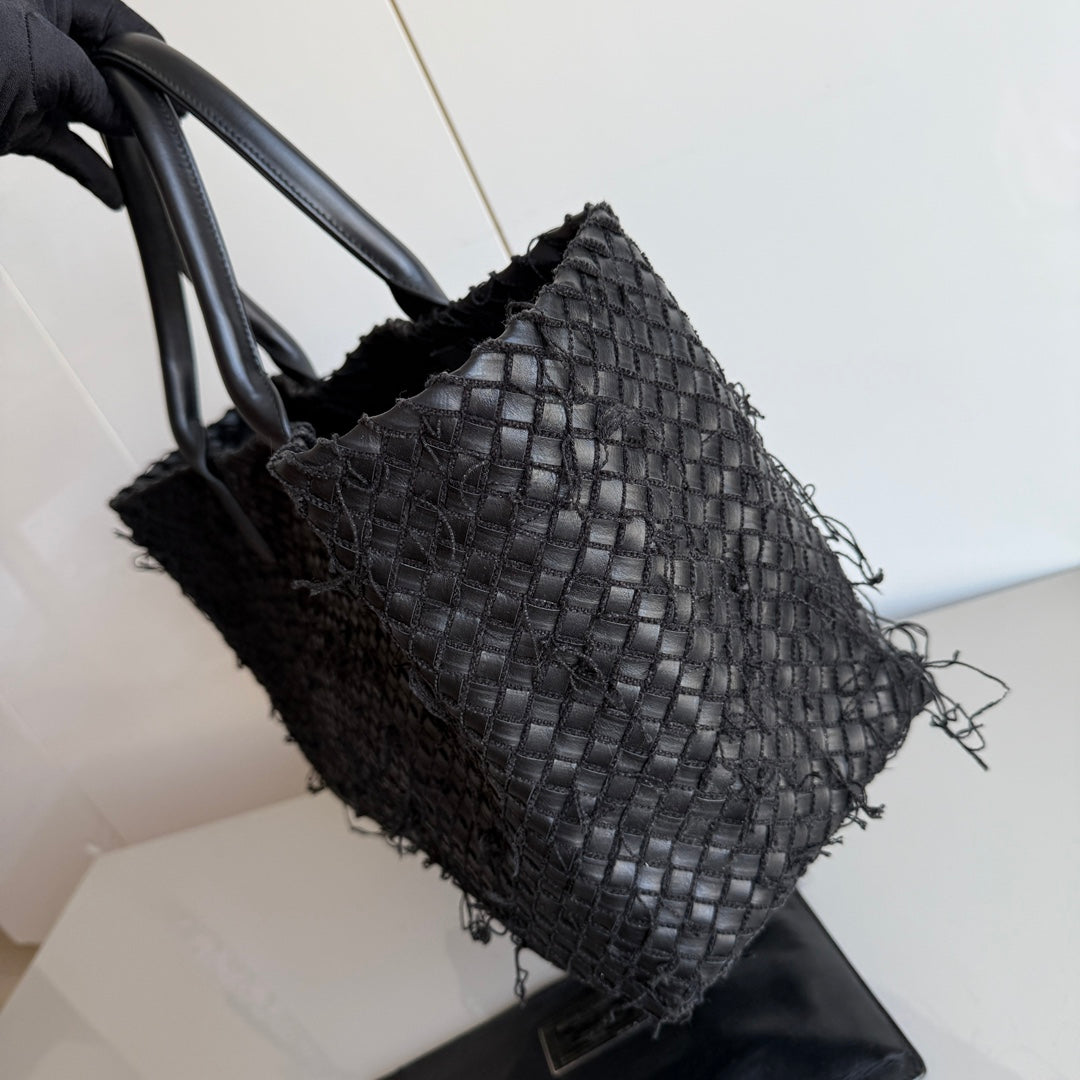 Bottega Veneta Cabat Large Intreccio Leather with Fringes Black 40cm