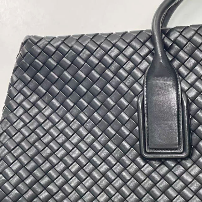 Bottega Veneta XXL Snap Tote Black Intrecciato Leather With Pouch