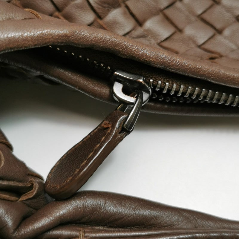 Bottega Veneta Belly Hobo Intrecciato Lambskin Leather Milk Chocolate Brown Medium 40cm