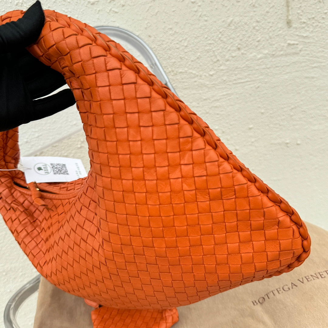 Sold Bottega Veneta Veneta Hobo Medium 40cm Lambskin Leather Orange