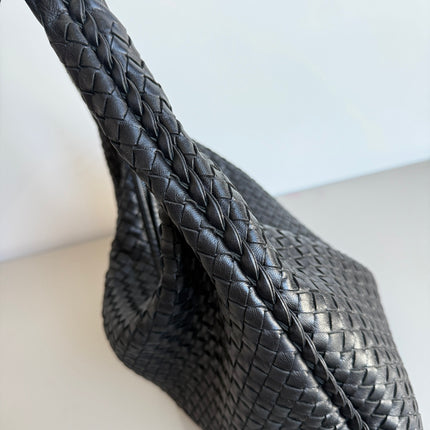 Bottega Veneta Veneta Intrecciato Hobo Bag Medium Black Leather 47cm