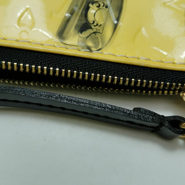 Louis Vuitton Vernis Sticker Pochette Accessoire Beige Patent Leather