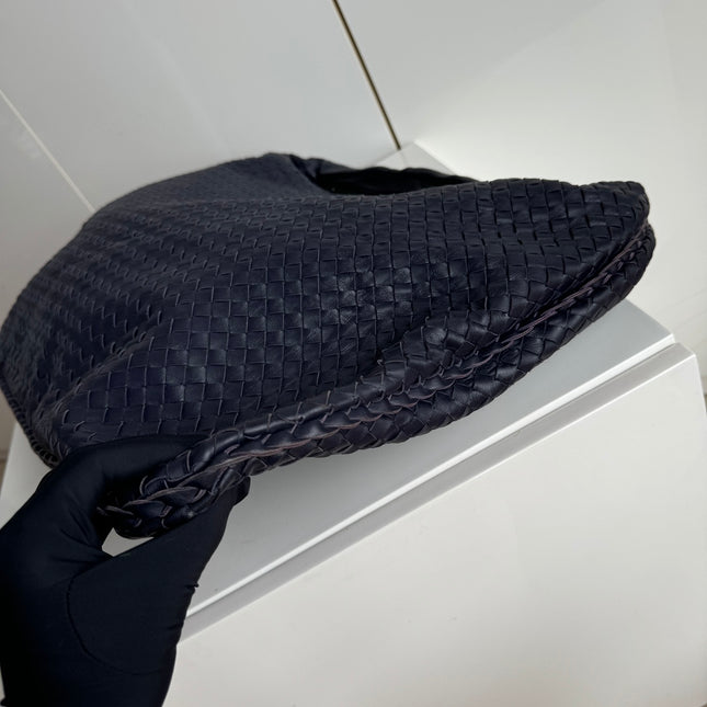 Sold Bottega Veneta Veneta Hobo Maxi Navy Intrecciato Leather Bag 51-53cm