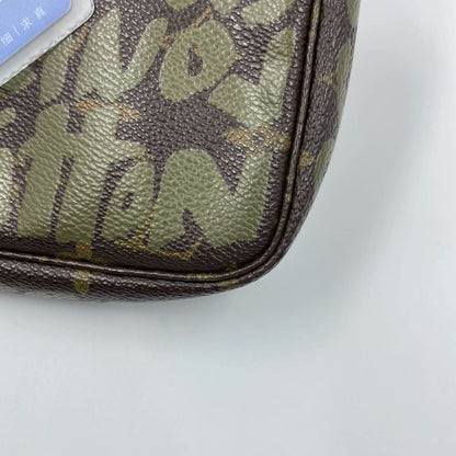 Louis Vuitton Pochette Accessoire Monogram Green Graffiti Clutch