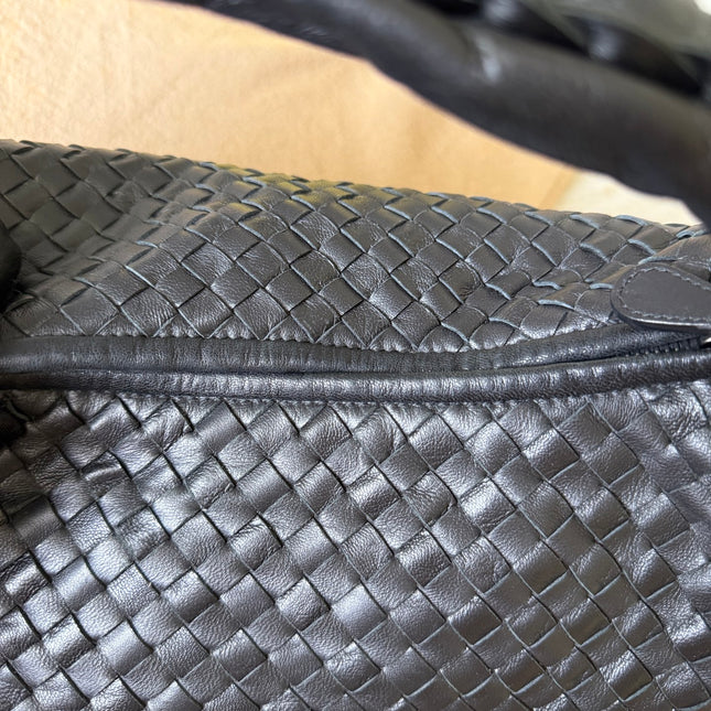 Bottega Veneta Veneta Intrecciato Hobo Bag Medium Black Leather 47cm