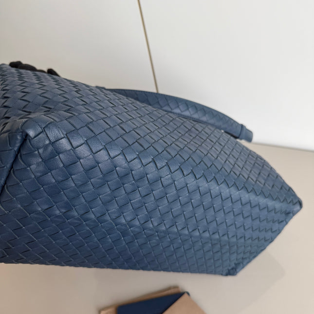 Bottega Veneta Garda Shoulder Bag Intrecciato Nappa Leather Navy Large 33cm