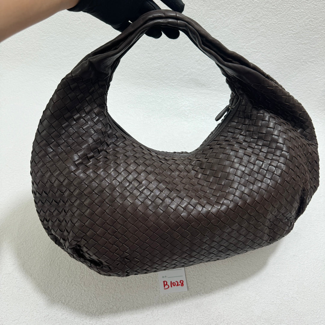 Sold Bottega Veneta Belly Hobo Intrecciato Lambskin Leather Milk Chocolate Brown Large 50cm