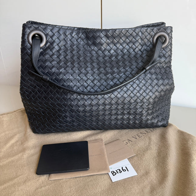 Bottega Veneta Garda Shoulder Bag Intrecciato Nappa Leather Black Large 33cm-Luxbags