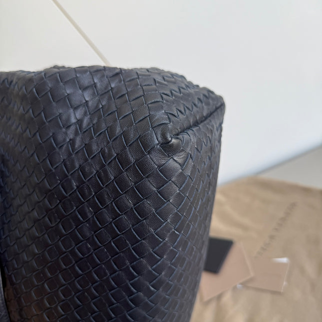 Bottega Veneta Garda Shoulder Bag Intrecciato Nappa Leather Black Large 33cm