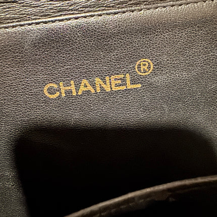 Sac à main Chanel Jumbo Double Sided Classic Flap en cuir d'agneau noir avec garnitures en or 24 carats