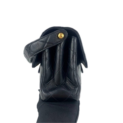 Sac à main Chanel Jumbo Double Sided Classic Flap en cuir d'agneau noir avec garnitures en or 24 carats