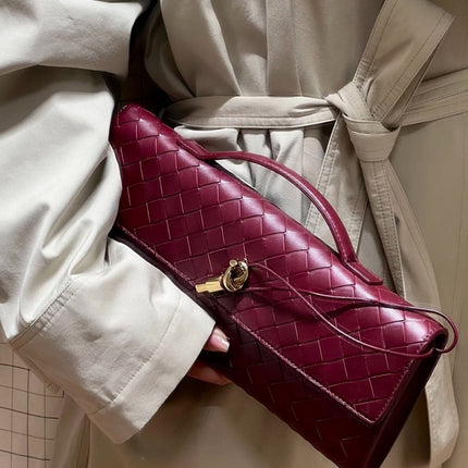 Bottega Veneta Andiamo Clutch Small Burgundy Handbag