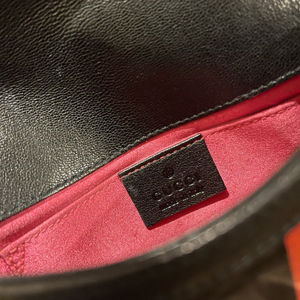 Sac bandoulière clouté en cuir de serpent noir et doré Gucci Horsebit 1955 Small
