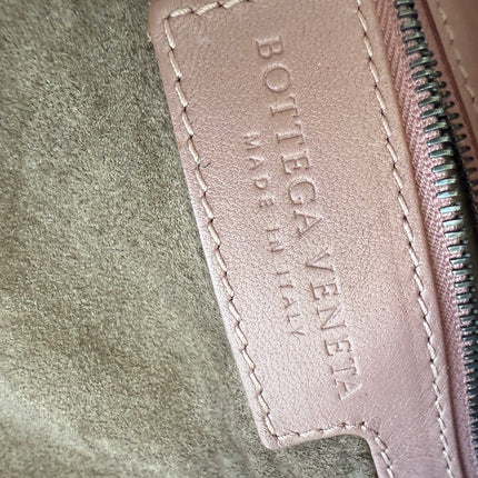 Bottega Veneta Veneta Leather Hobo Small Nude Dirty Pink 40cm
