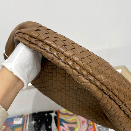Bottega Veneta Belly Hobo Milk Chocolate Brown Maxi 50cm Intrecciato Leather