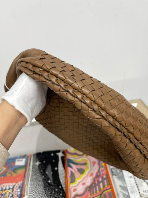 Bottega Veneta Belly Hobo Milk Chocolate Brown Maxi 50cm Intrecciato Leather