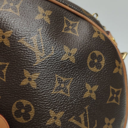 Louis Vuitton Boîte Chapeau Souple Leather MM Crossbody Bag