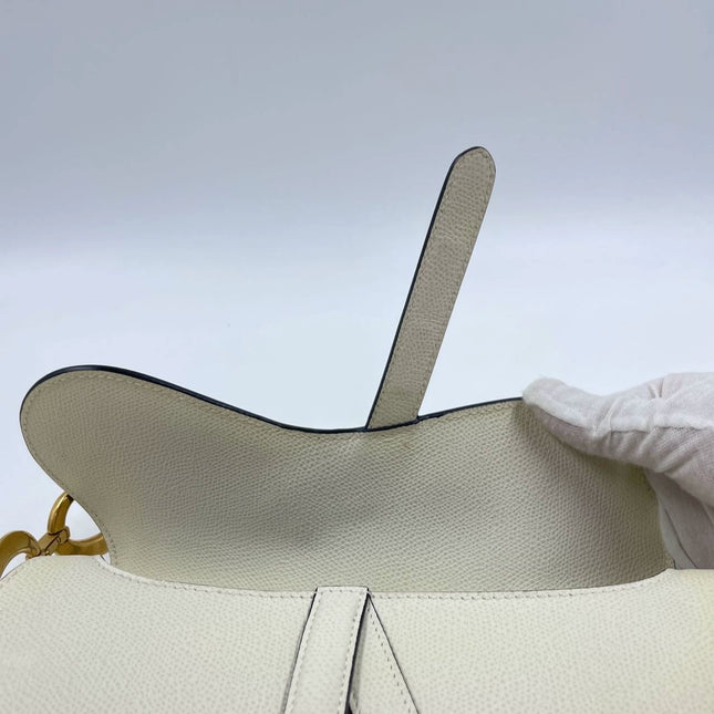 Dior Saddle Medium 2019 White Grained Leather Handbag