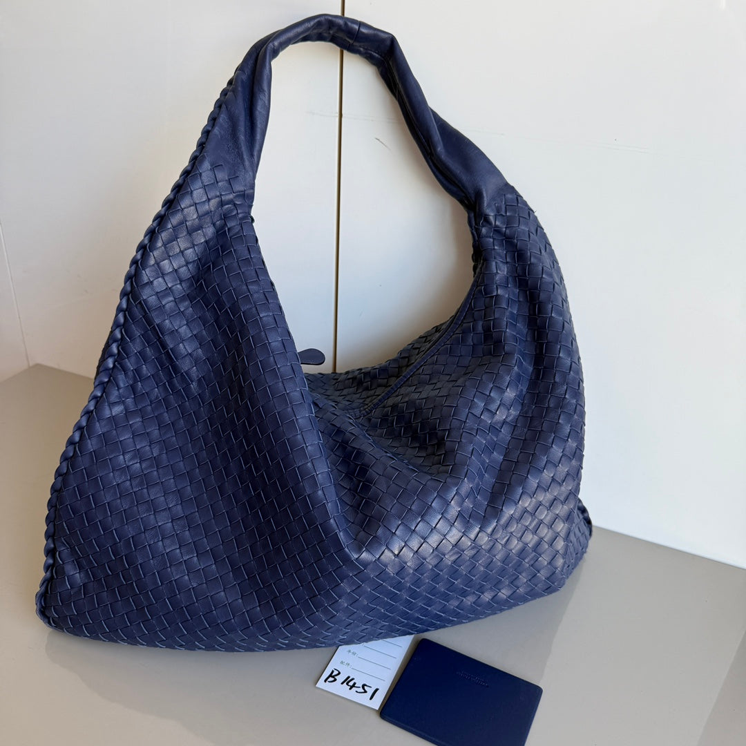 Bottega Veneta Veneta Hobo Maxi Navy Intrecciato Leather 51cm