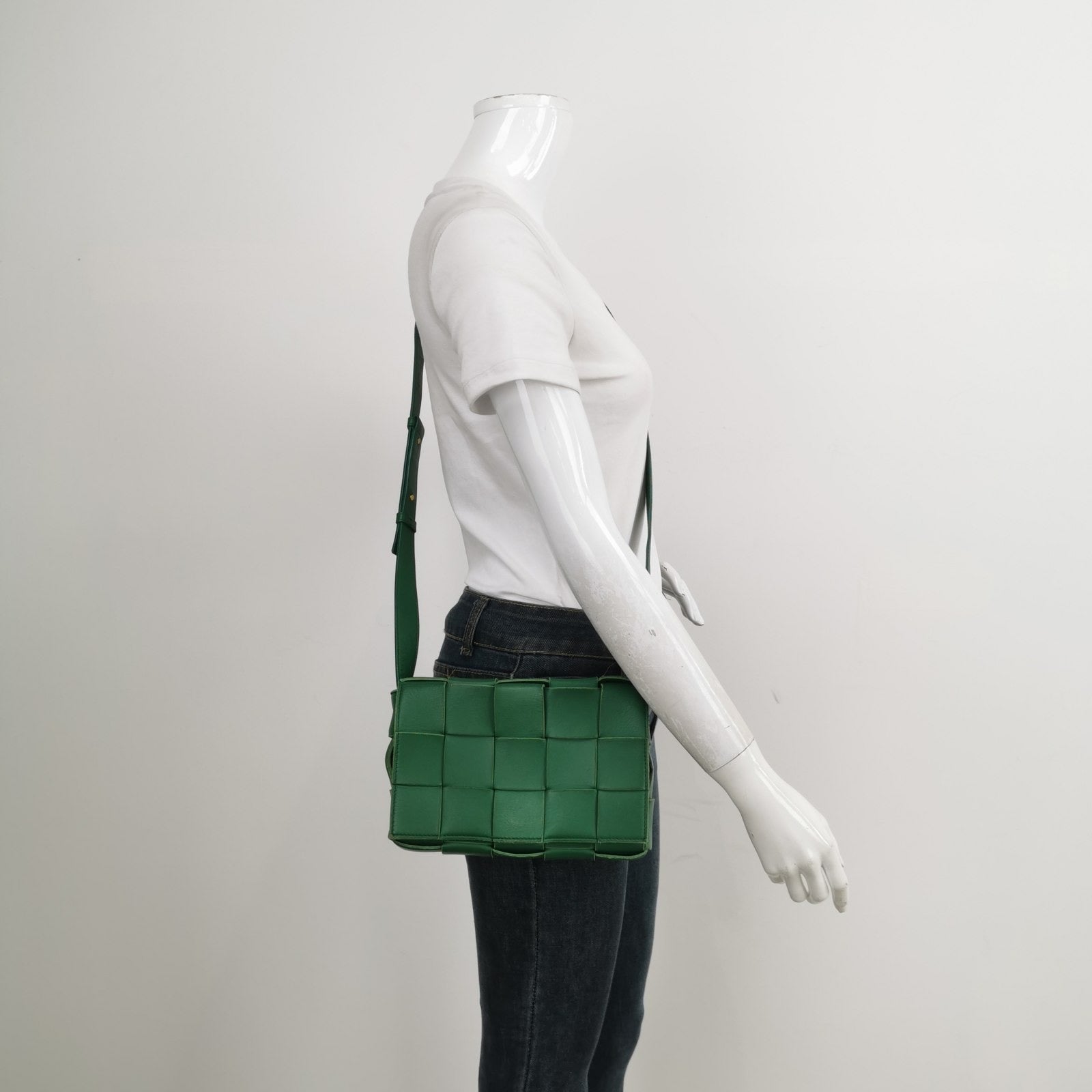 Sold Bottega Veneta Cassette Green Leather Crossbody Bag – Luxbags