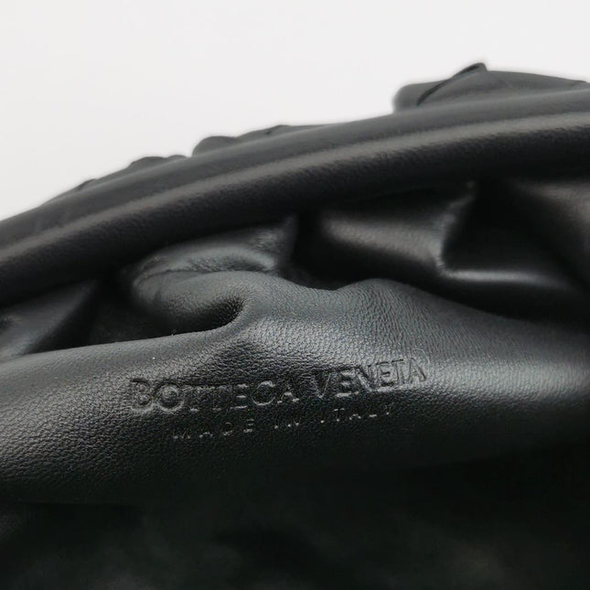 Bottega Veneta Pouch Large Intrecciato Black Calfskin Leather Clutch