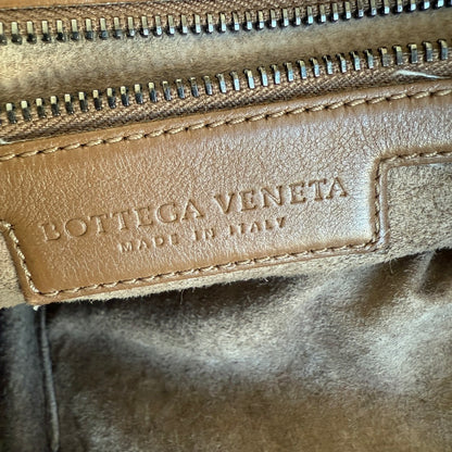 Bottega Veneta New Sloane Shoulder Bag Milk Chocolate Brown Medium 30cm