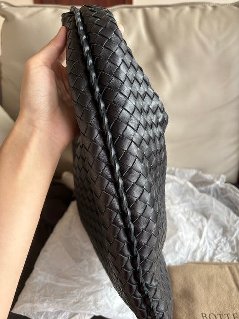 Bottega Veneta Intrecciato Hobo Bag Medium Black Lambskin leather 45cm