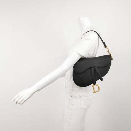 Dior Saddle 2022 Medium Grained Calfskin Leather Bag Black