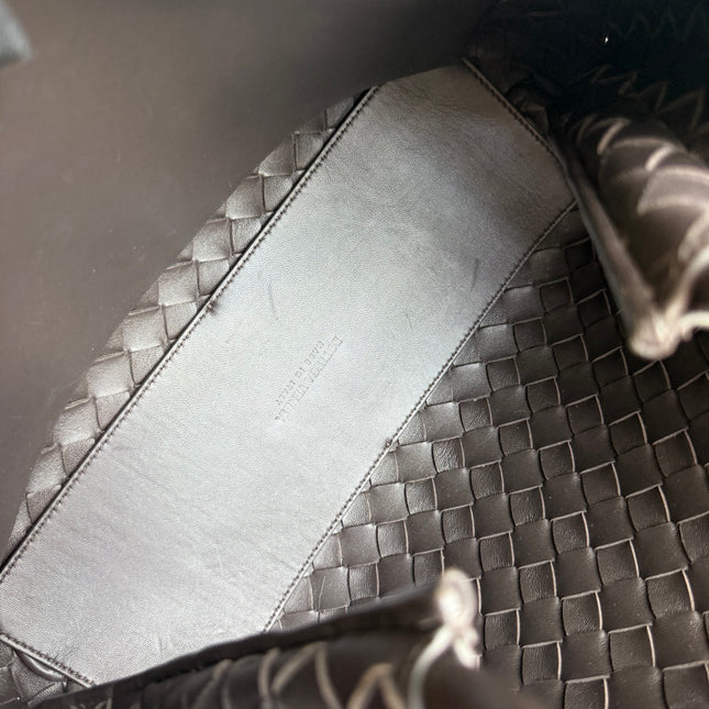 Bottega Veneta Andiamo Medium Fondant Dark Chocolate Brown Handbag