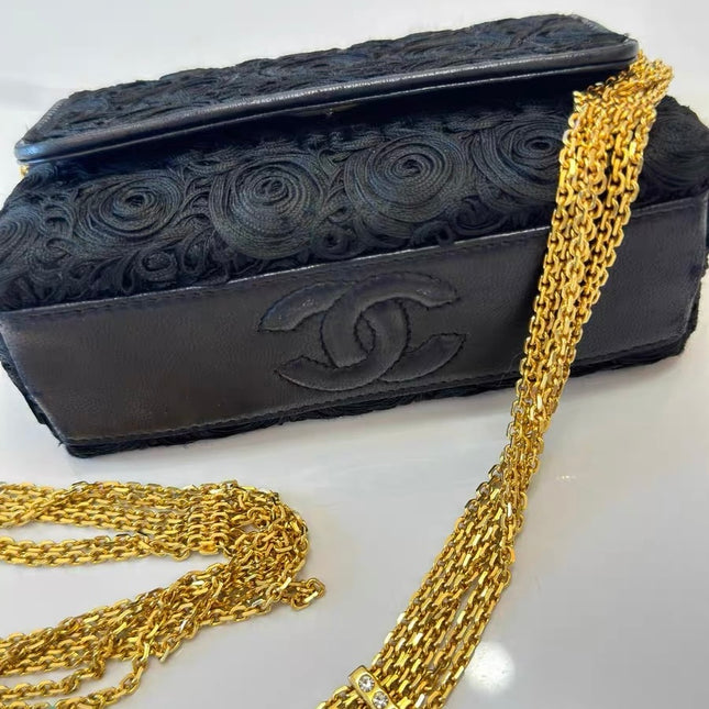 Chanel vintage Black Rose Knitted Fabric Gold Chain Flap Crossbody Bag