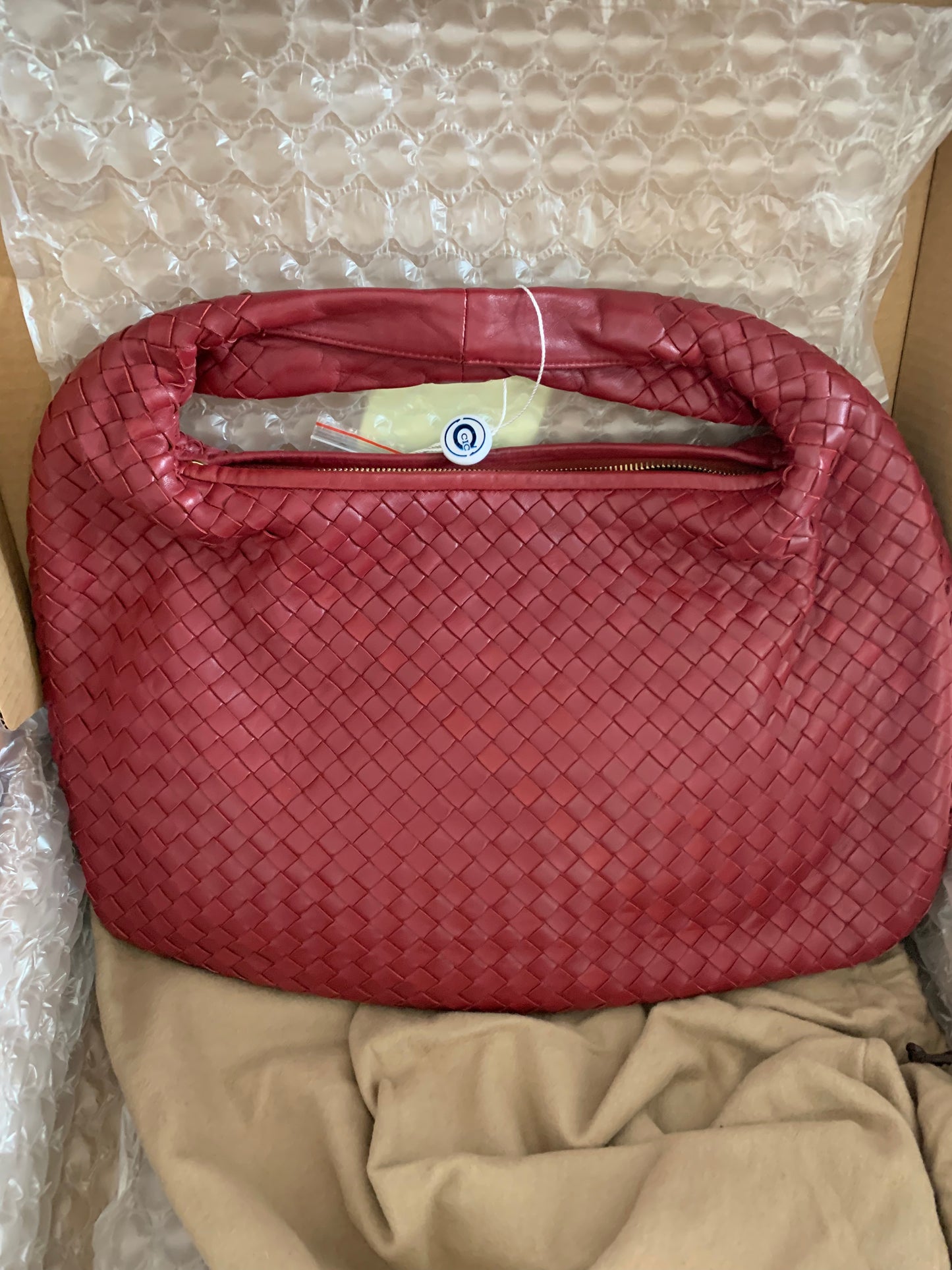 Sold Bottega Veneta Intrecciato Hobo Bag Medium Burgundy Lambskin leather