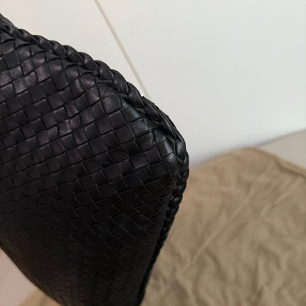 Bottega Veneta Veneta Hobo Maxi Black Leather 51cm