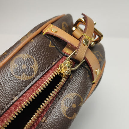 Louis Vuitton Boîte Chapeau Souple Leather MM Crossbody Bag