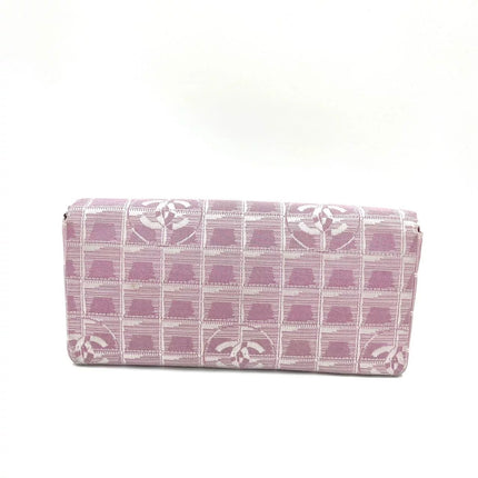 Chanel East West Chocolate Bar en jean rose avec motifs Coco
