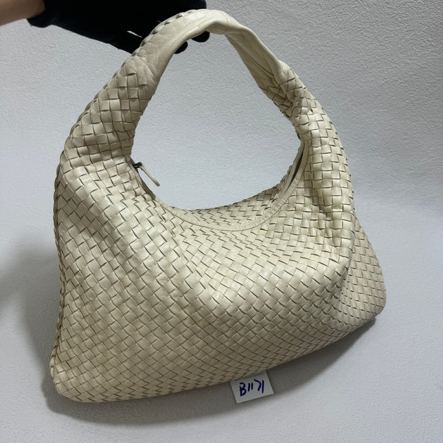 Sold Bottega Veneta Hobo Bag Large Leather Milk White 47cm