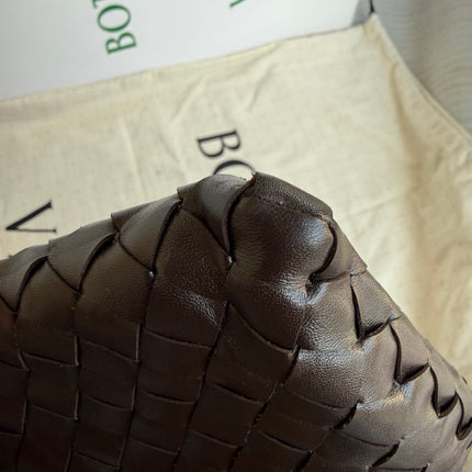Bottega Veneta Hop Large Leather Fondant Chocolate Brown Hobo Bag