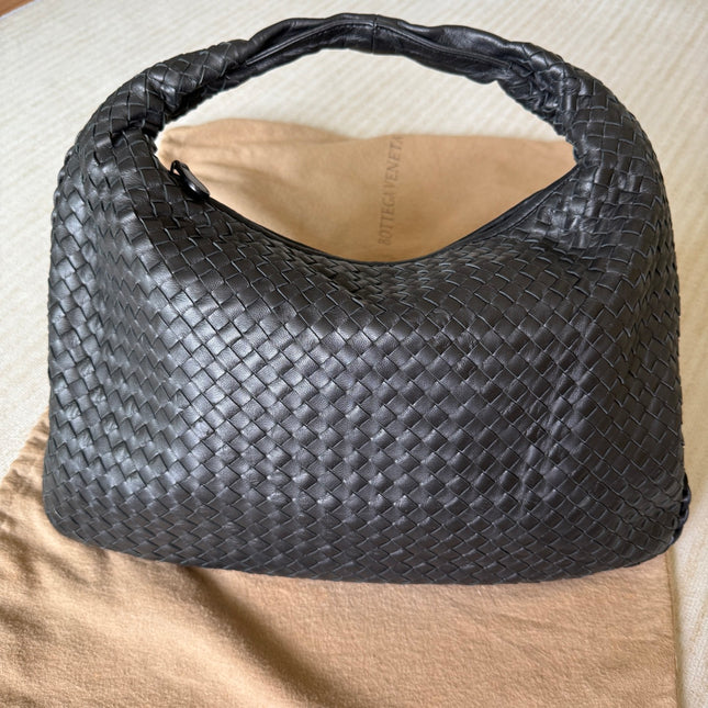 Bottega Veneta Veneta Intrecciato Hobo Bag Medium Black Leather 47cm-Luxbags