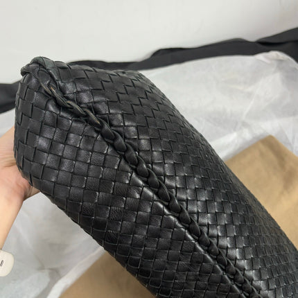 Bottega Veneta Veneta Intrecciato Hobo Bag Large Black Lambskin leather 48cm