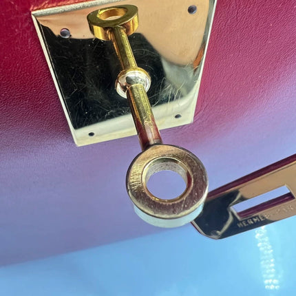 Hermès Kelly 32 Sellier Burgundy Box Leather Gold HW 1978