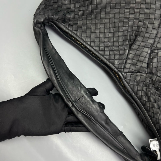 Bottega Veneta Veneta Hobo Maxi Black Leather Pleated 50cm
