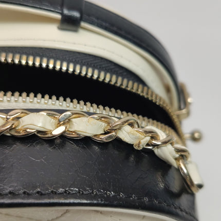 Chanel White and Black Small Crumpled Calfskin Vanity Case Crossbody Bag