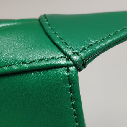 Gucci Jackie 1961 Mini Handbag in Green Leather with Adjustable Strap