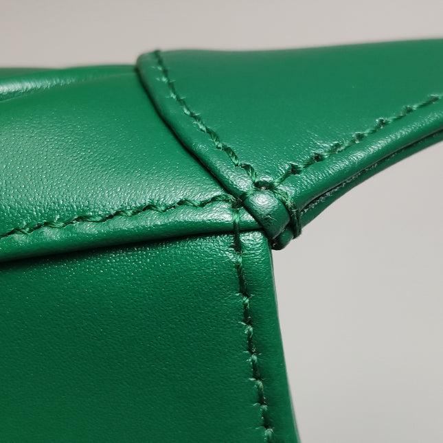 Gucci Jackie 1961 Mini Handbag in Green Leather with Adjustable Strap
