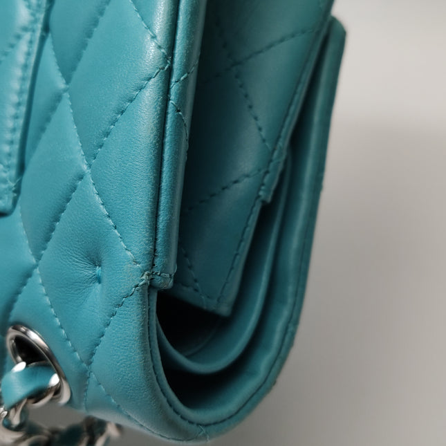 Chanel Classic Flap Vintage aus schwarzem Lammleder mit 24-Karat-Gold-Hardware