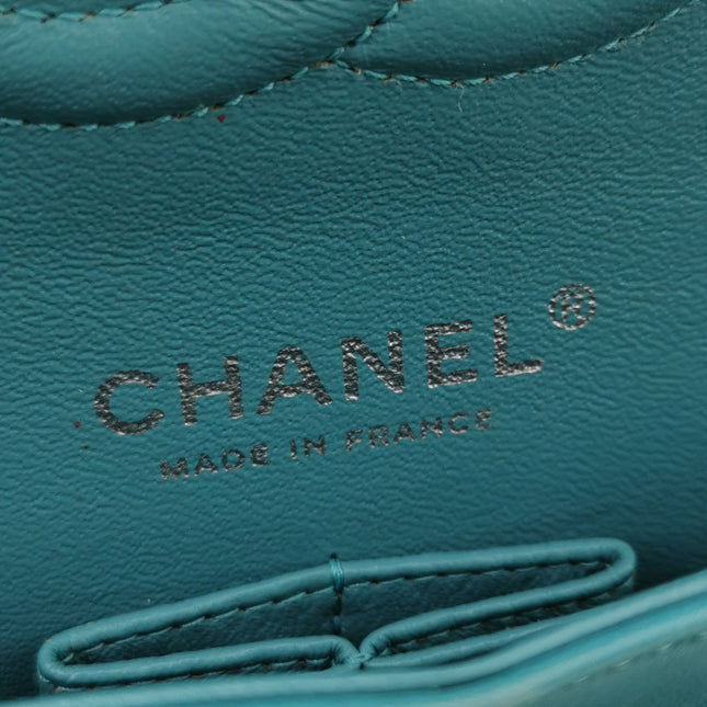 Chanel Classic Flap Vintage aus schwarzem Lammleder mit 24-Karat-Gold-Hardware