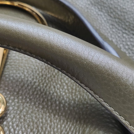 Sac à bandoulière Gucci Softbit Maxi en cuir de veau vert olive 2024