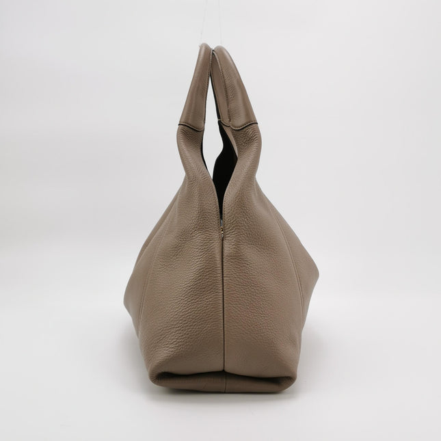 Gucci Softbit Maxi Shoulder Bag Beige Calfskin Leather