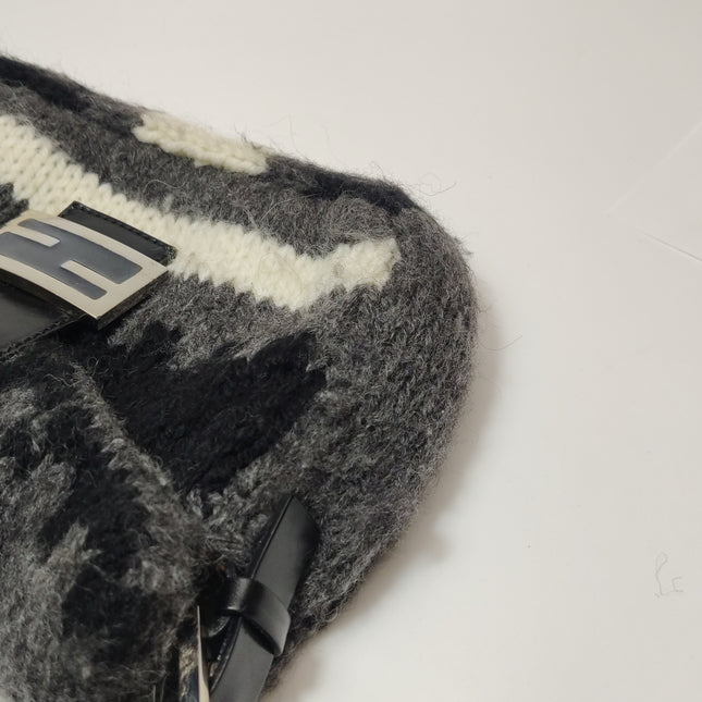 Fendi Baguette Bag Grey and White Wool Knit Shoulder Bag