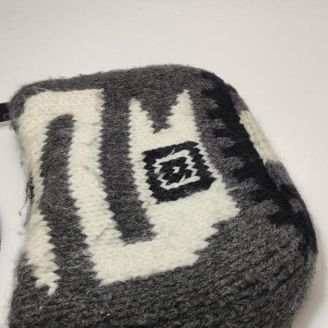 Fendi Baguette Bag Grey and White Wool Knit Shoulder Bag